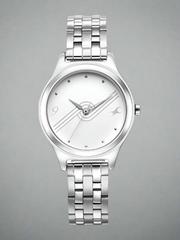 Fastrack 6152SM07 men's analog watch with a bold black dial, silver-tone stainless steel case, and a sleek black leather strap. A stylish and modern timepiece for any occasion.