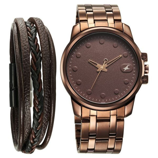 Fastrack 3314QM02F men's analog watch featuring a classic black dial, gold-tone stainless steel case, and a stylish gold mesh strap. A sophisticated and modern timepiece for any occasion.