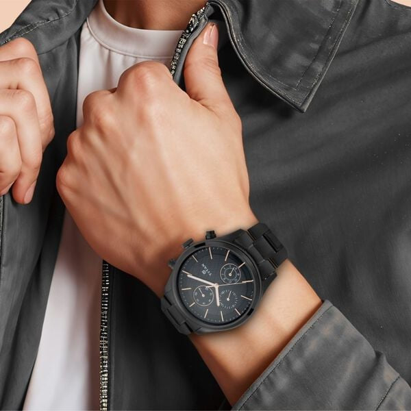 Titan NS1805NM01 Men's Metropolitan Charm Watch