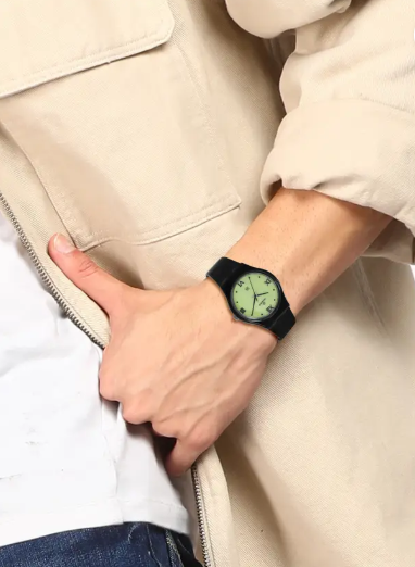 Maxima 02030PPGW watch with comfortable strap and stylish round dial.